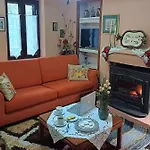 Vrachni Stone House בקתה קלבריטה