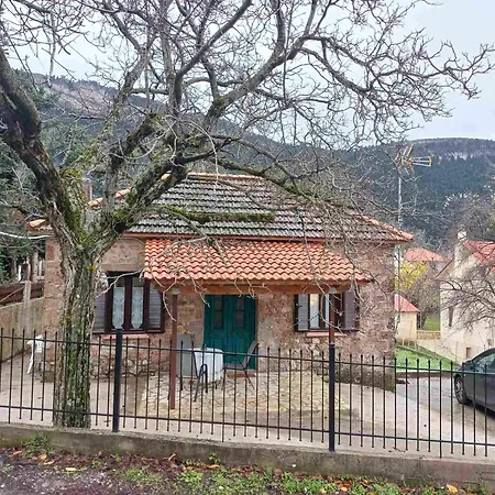 Vrachni Stone House *