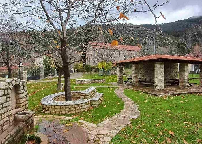 Vrachni Stone House *